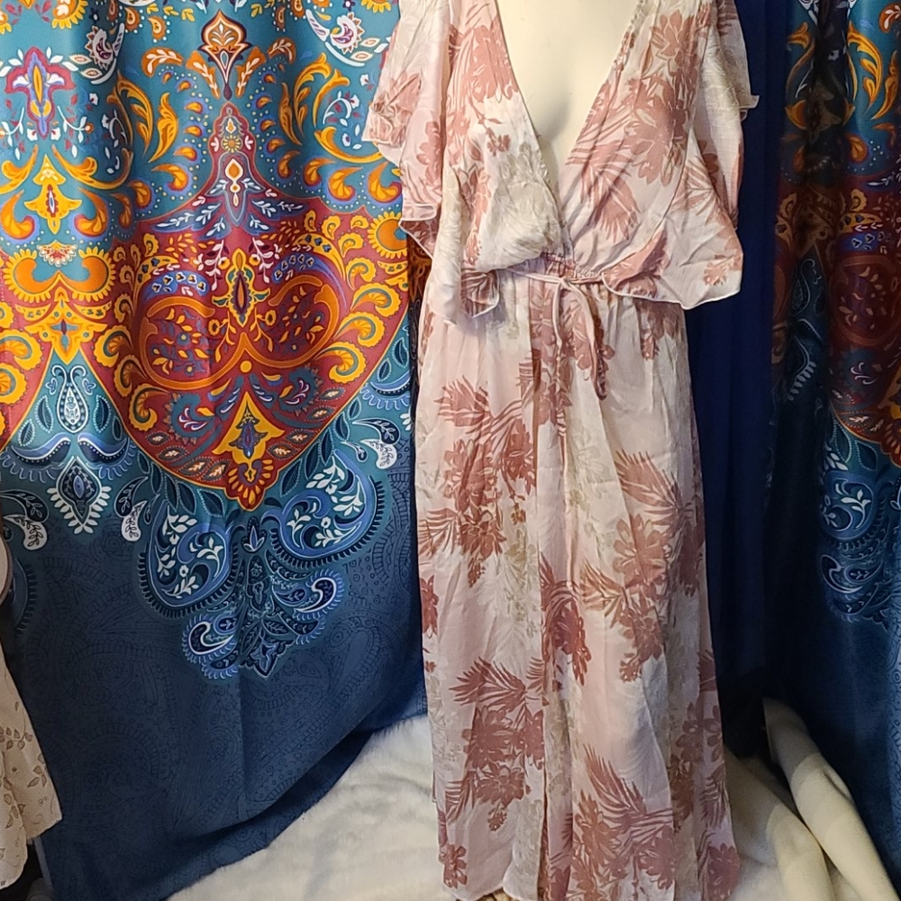 Very pretty floral beach coverup
